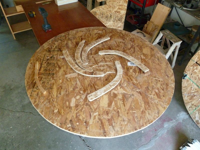 Scott Rumschlag Builds Amazing Wooden, Expandable Round Table Plans