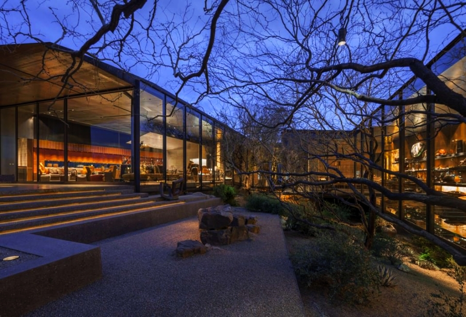 Desert Courtyard House by Wendell Burnette Architects