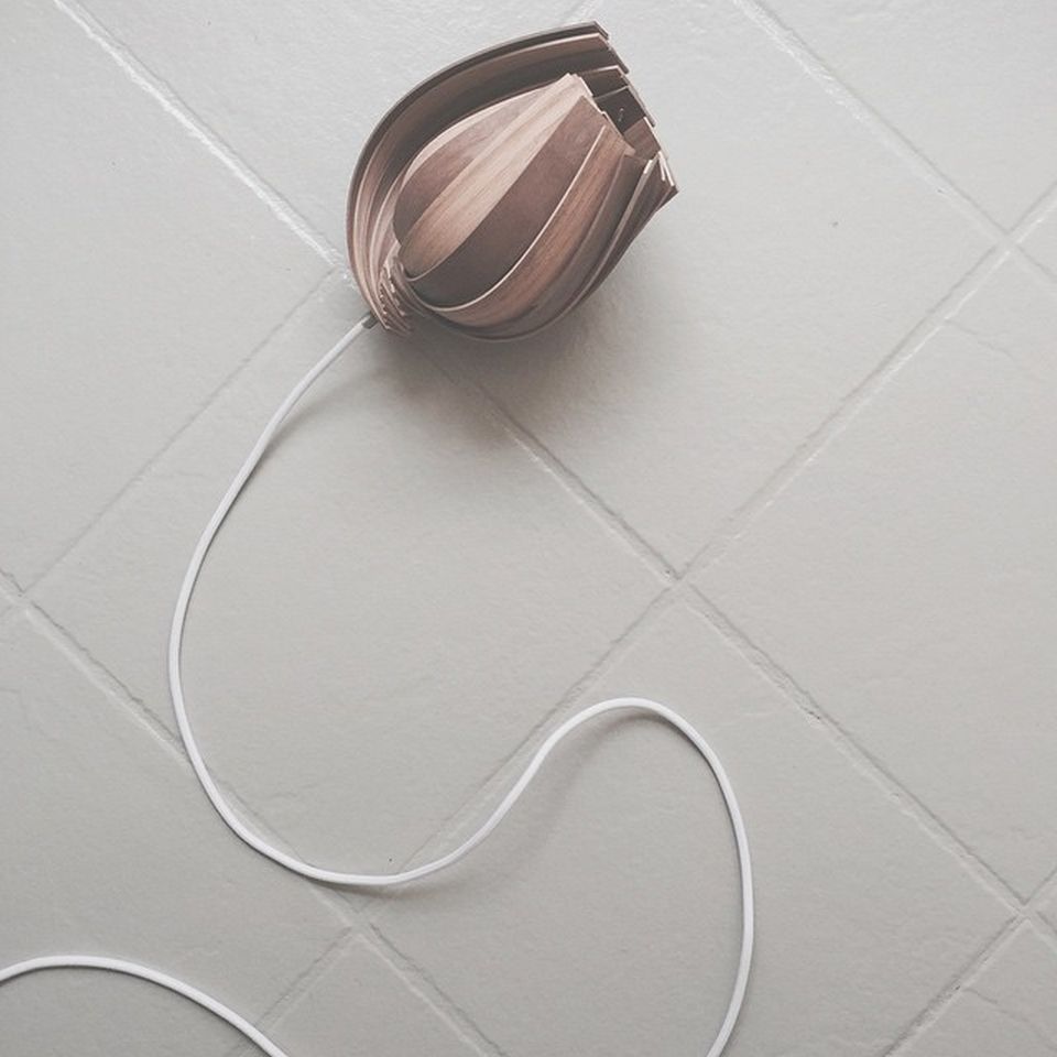 Tulip-shaped eco-friendly wooden lamp