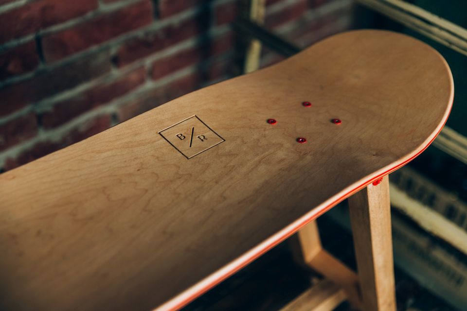 Aad uses 7-ply Canadian maple wood