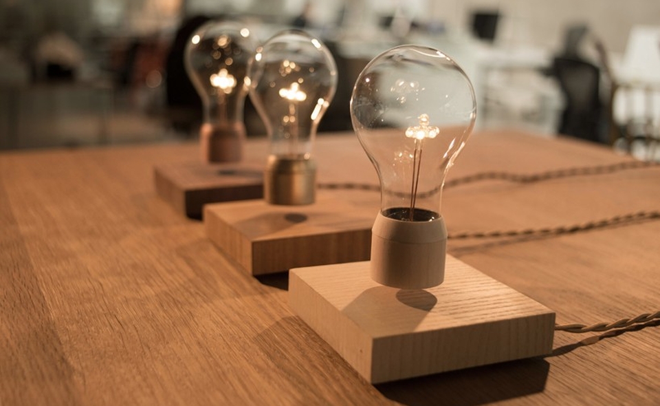 Flyte Levitating Lightbulb by Simon Morris
