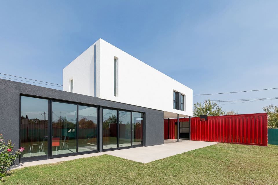 The metal containers are placed in L-shape