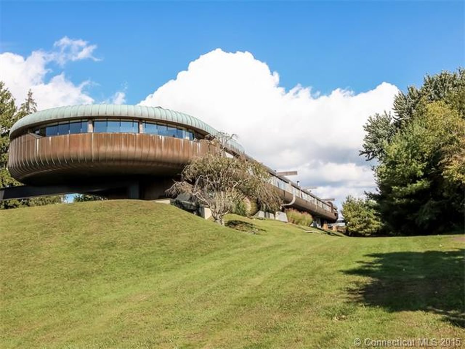 The Spaceship home is a piece of art in itself