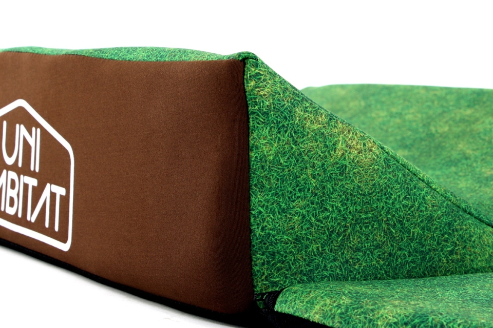 The bed comes with washing friendly material and detachable zipper