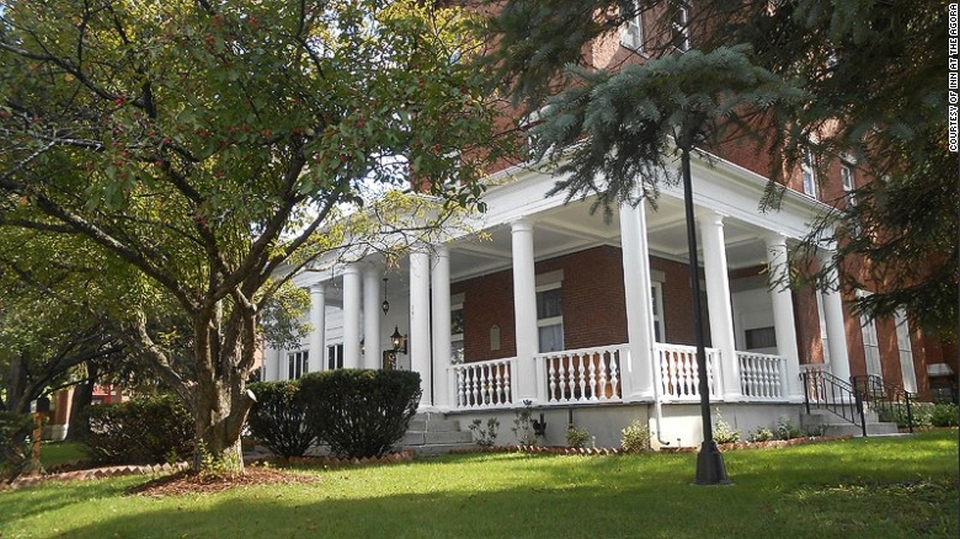 Hotel Crypt