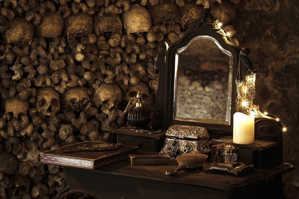 Airbnb Halloween in Paris Catacombs