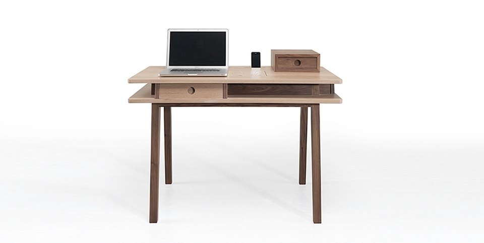 Lei table by Andre Teoman
