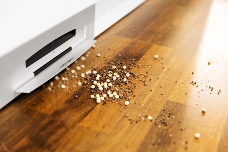 PoggenpohlPlinth Vacuum Cleaner