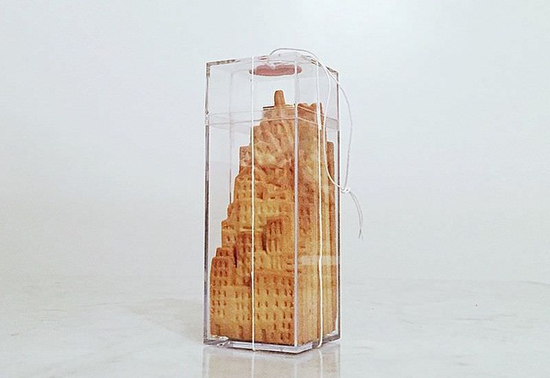 Macron & Cookies by Ayako Kurokawa