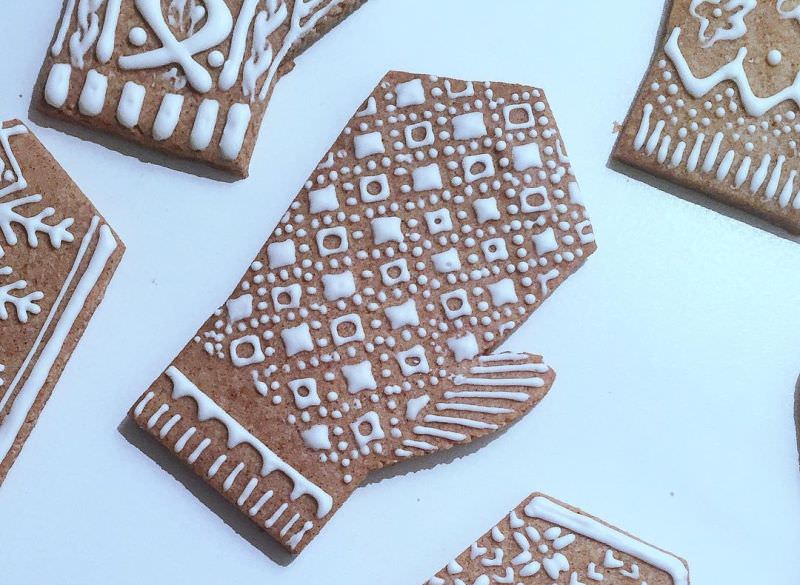 Macron & Cookies by Ayako Kurokawa