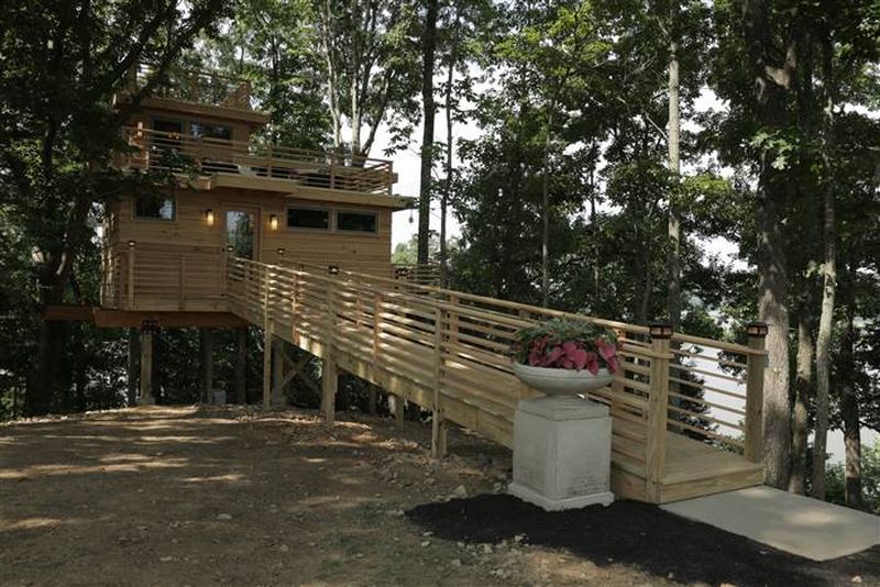 Triple Decker Treehouse With A Nod To Frank Lloyd Wright