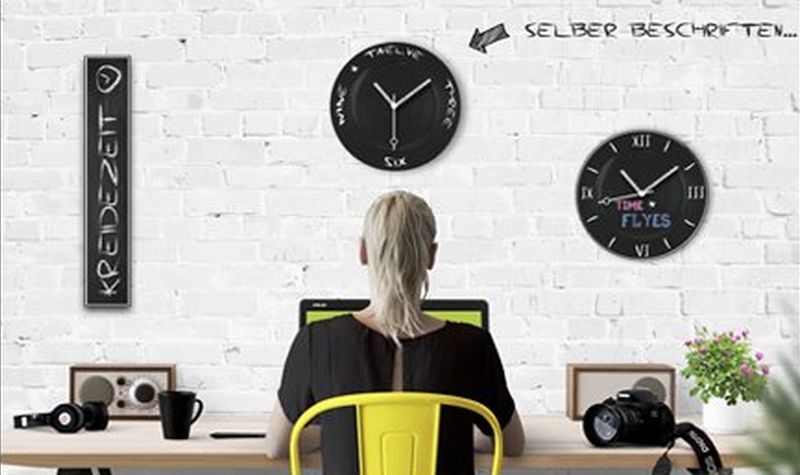 Kreidezeit blackboard wall clock