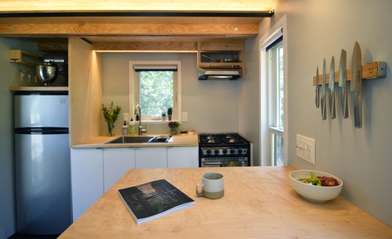 Complete kitchen with modern accessories