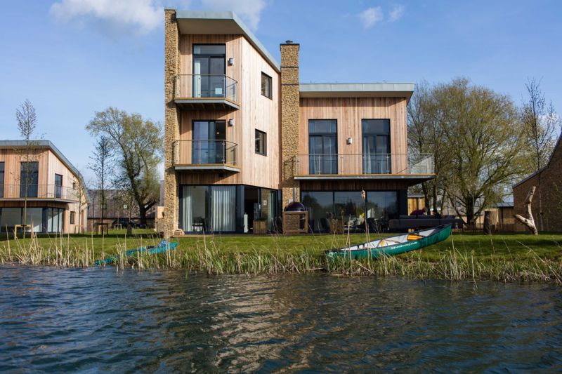 habitat House is a waterfront property in UK