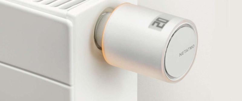 Easy to install device with a little screen showing current temperatures
