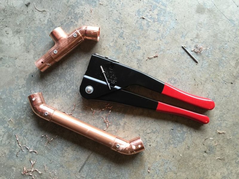 Cut pipe pieces according to needs