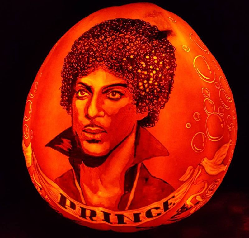 Pumkin carving for commemorating famous musician Prince