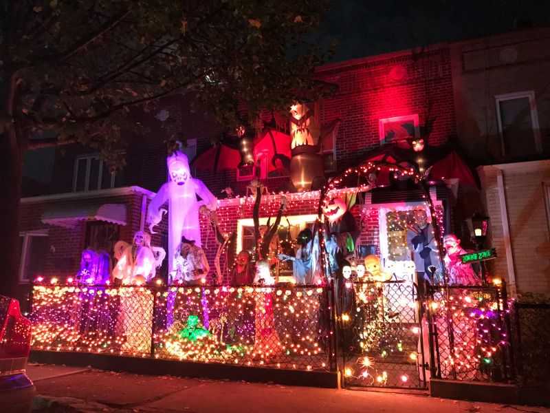 Poumpouridis' Halloween home