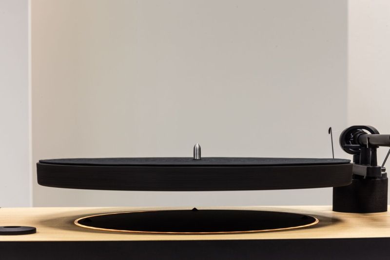 Levitating platter enhances visual experience