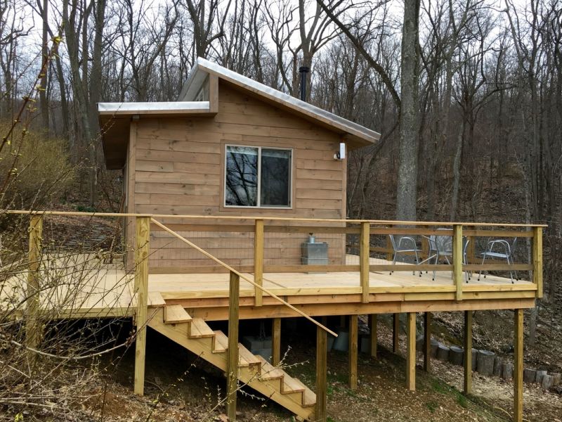 Features a huge deck area