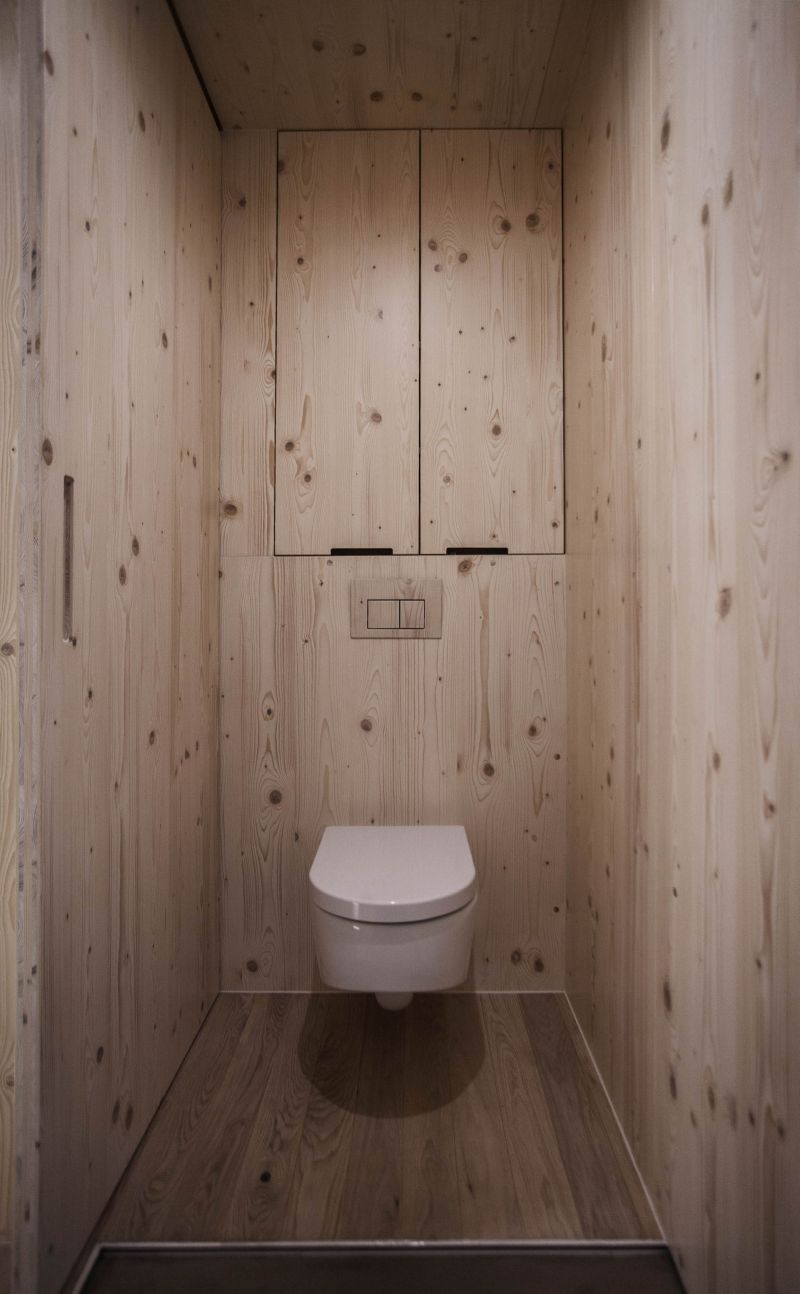 Elegant toilet