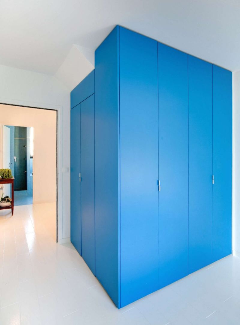 Bookshelf House by Andrea Mosca Creative Studio