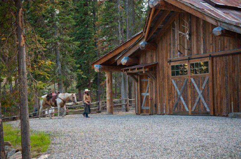 Wooden and stone work in all areas gives it ultimate look