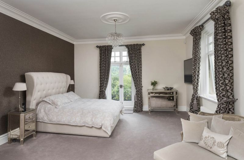 Six bedroom property