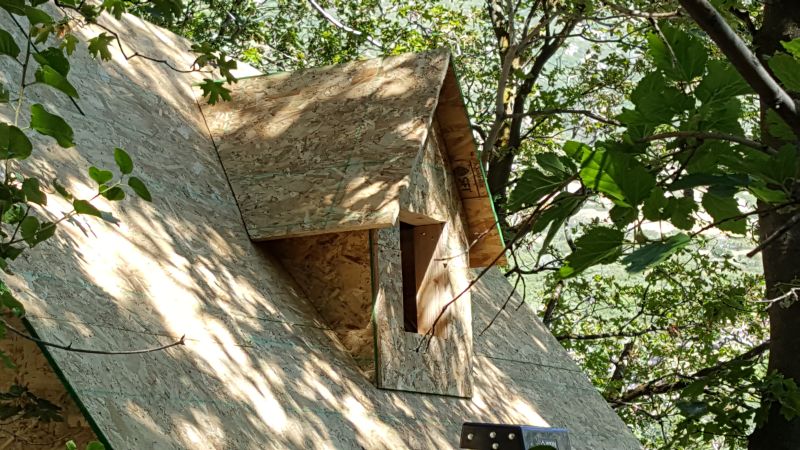 Sheathing walls, roof and dormer window