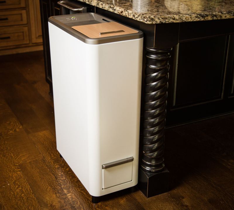 zera food recycler turns food scraps into organic fertilizer