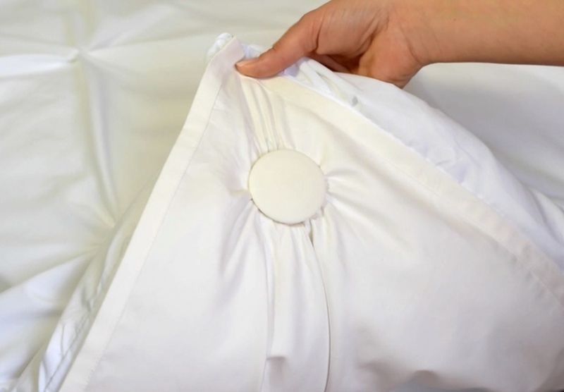 Clip your duvet , duvet cover and the inflatable sheet