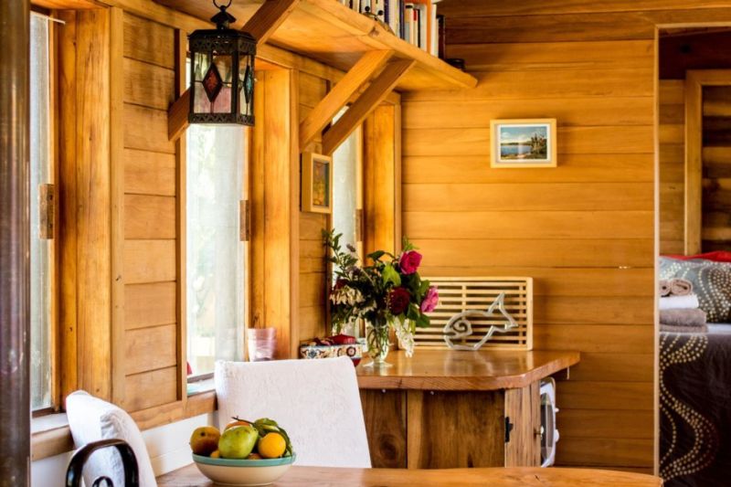 wooden cabin