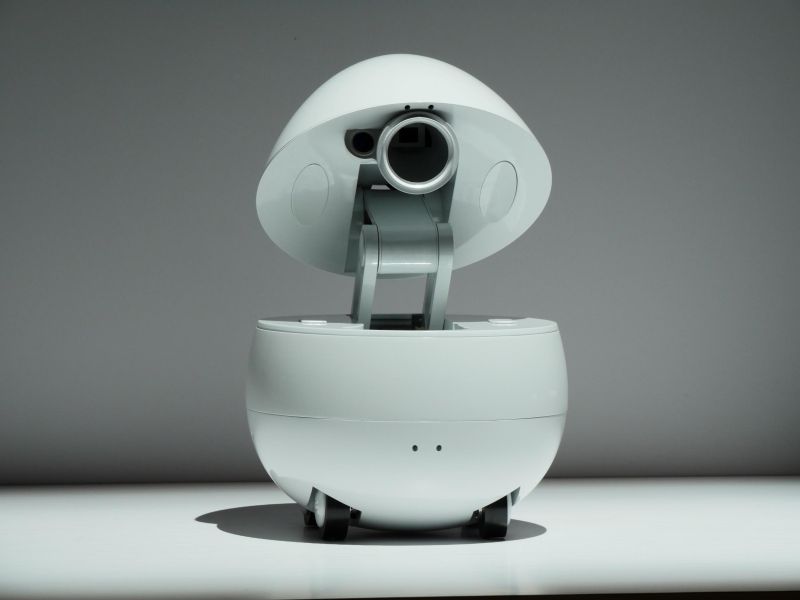 CES 2017: Panasonic’s egg-shaped home robot with built-in projector