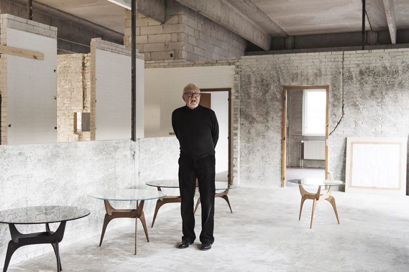 Conceived in the 1950s, Hans Bølling turns to Brdr. Krüger for Triiio table