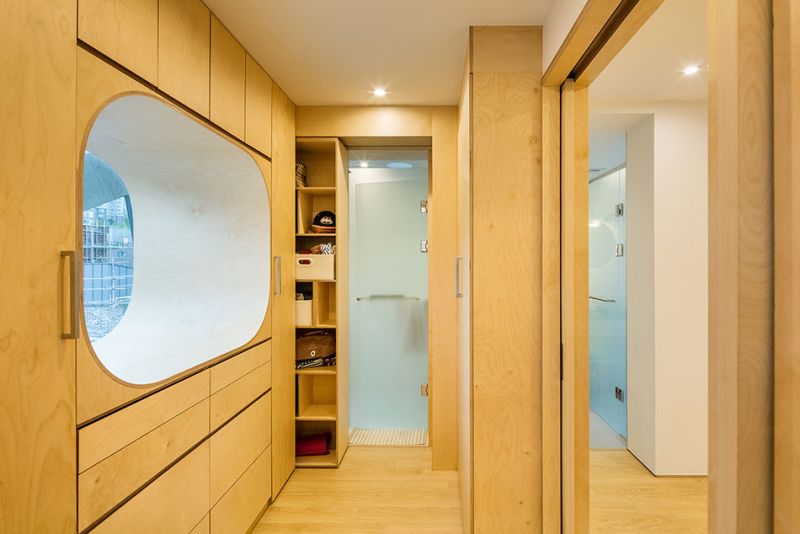 Moon Hoon builds angled concrete house in shape of an owl