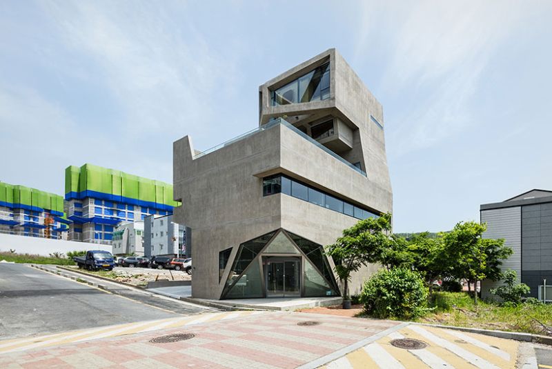 Moon Hoon builds angled concrete house in shape of an owl