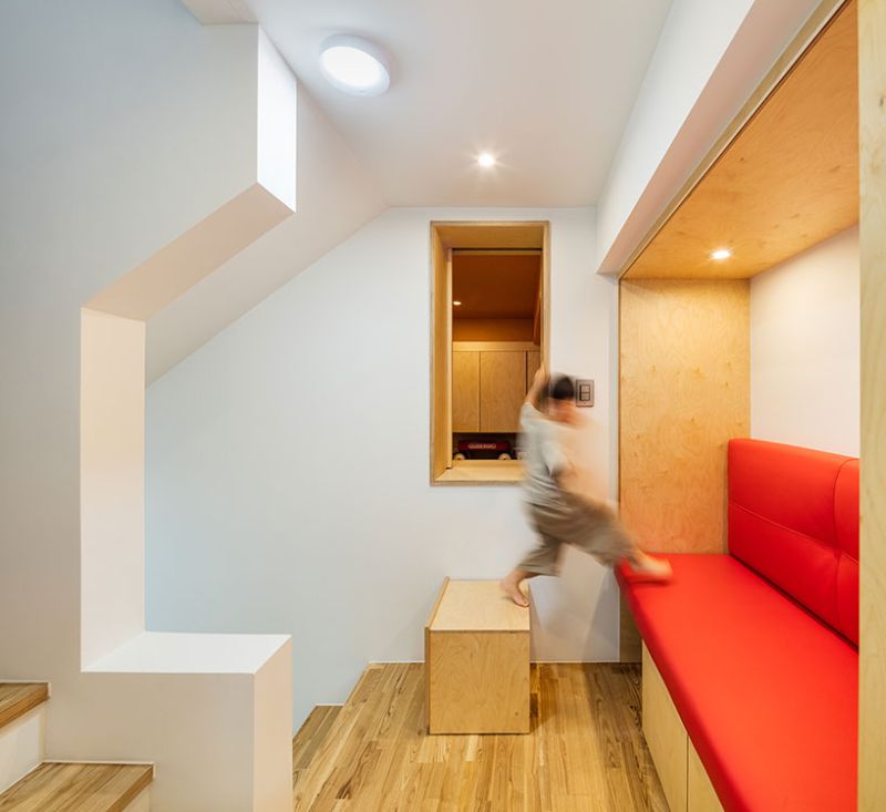 Moon Hoon builds angled concrete house in shape of an owl