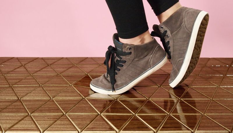Airea wood block floor mat by Sitskie calms your legs
