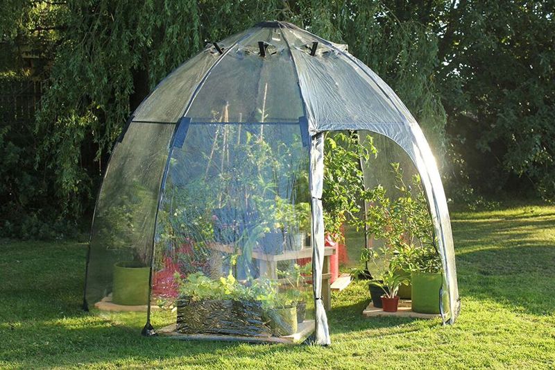 Haxnicks’ Sunbubble backyard greenhouse doubles as lil’ chill pod