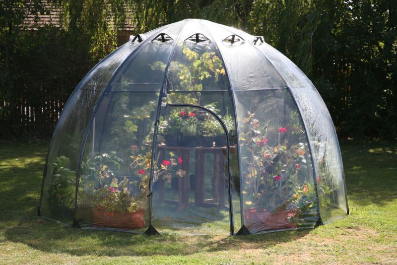 Haxnicks’ Sunbubble backyard greenhouse doubles as lil’ chill pod