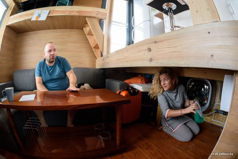 This 16-square-meter tiny house stays cozy with insulated exteriors