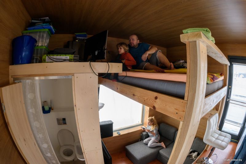 This 16-square-meter tiny house stays cozy with insulated exteriors