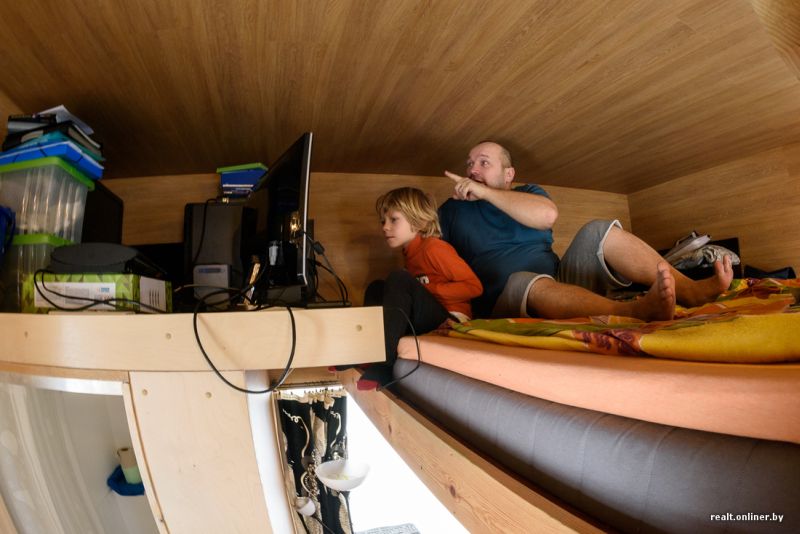 This 16-square-meter tiny house stays cozy with insulated exteriors