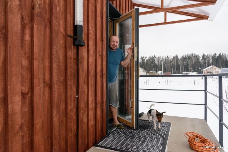 This 16-square-meter tiny house stays cozy with insulated exteriors
