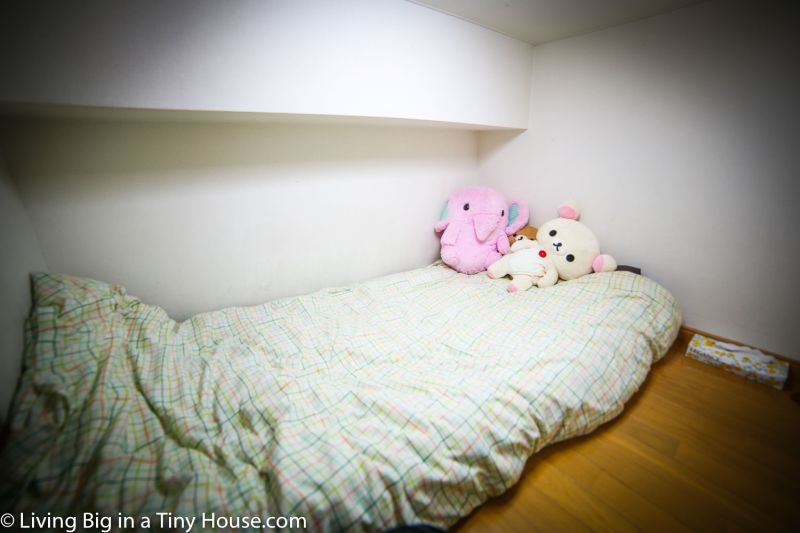 This tiny apartment in Tokyo is a cozy lady cave