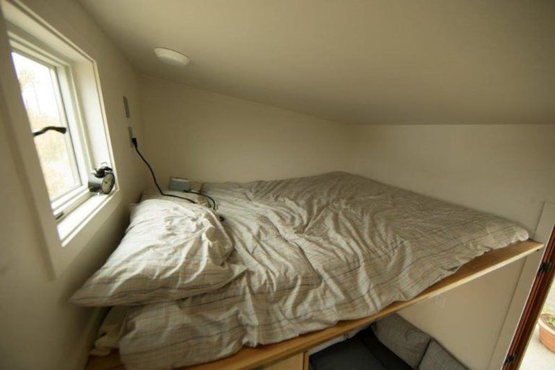Wedge is off-grid, tiny-house-on-wheels that leaves no waste behind