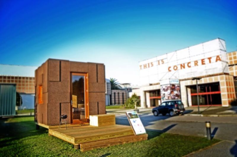 Ecocubo is prefab outdoor cabin made of cork