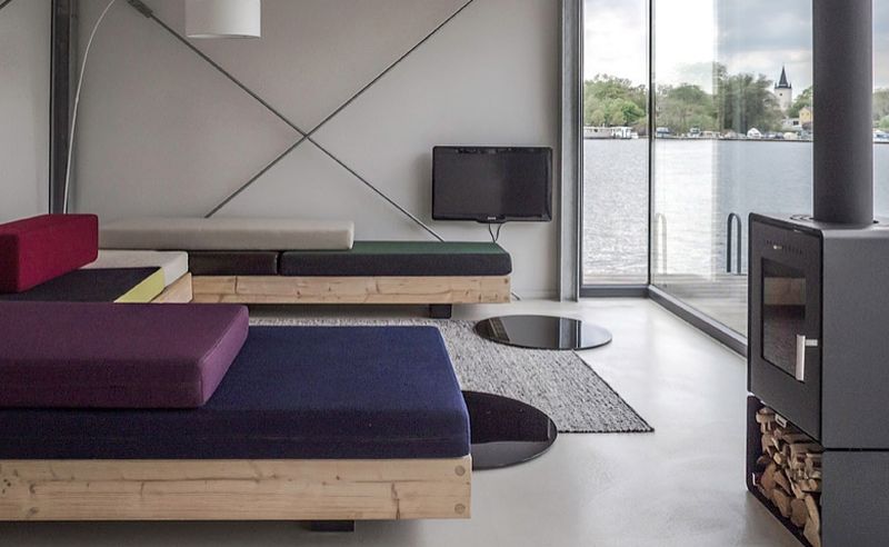 This houseboat mooring on Spree river bay is a perfect getaway in Berlin