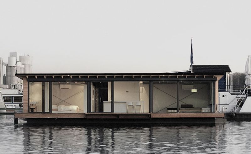 This houseboat mooring on Spree river bay is a perfect getaway in Berlin
