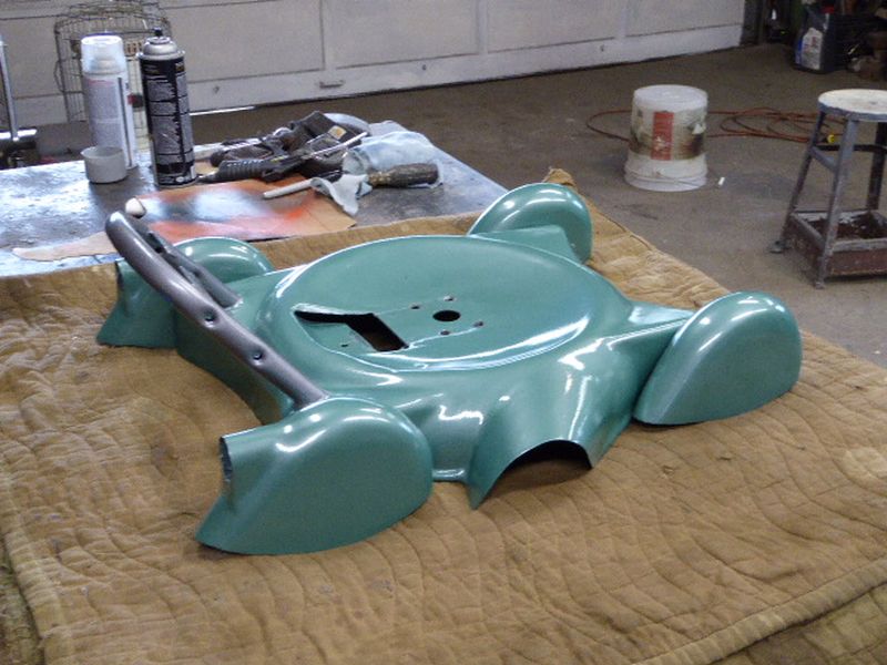 DIY lawnmower built to mimic vintage cars